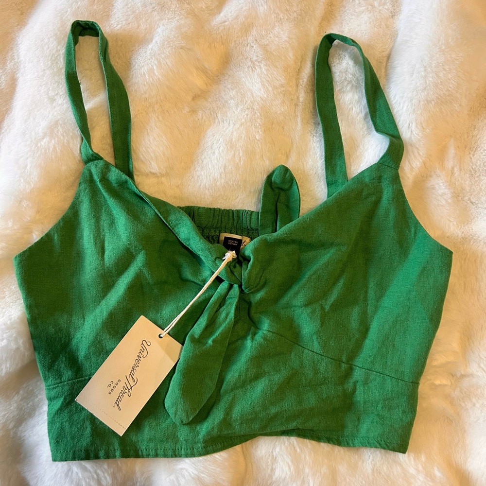 Universal Thread Green Tie-Front Crop Top
